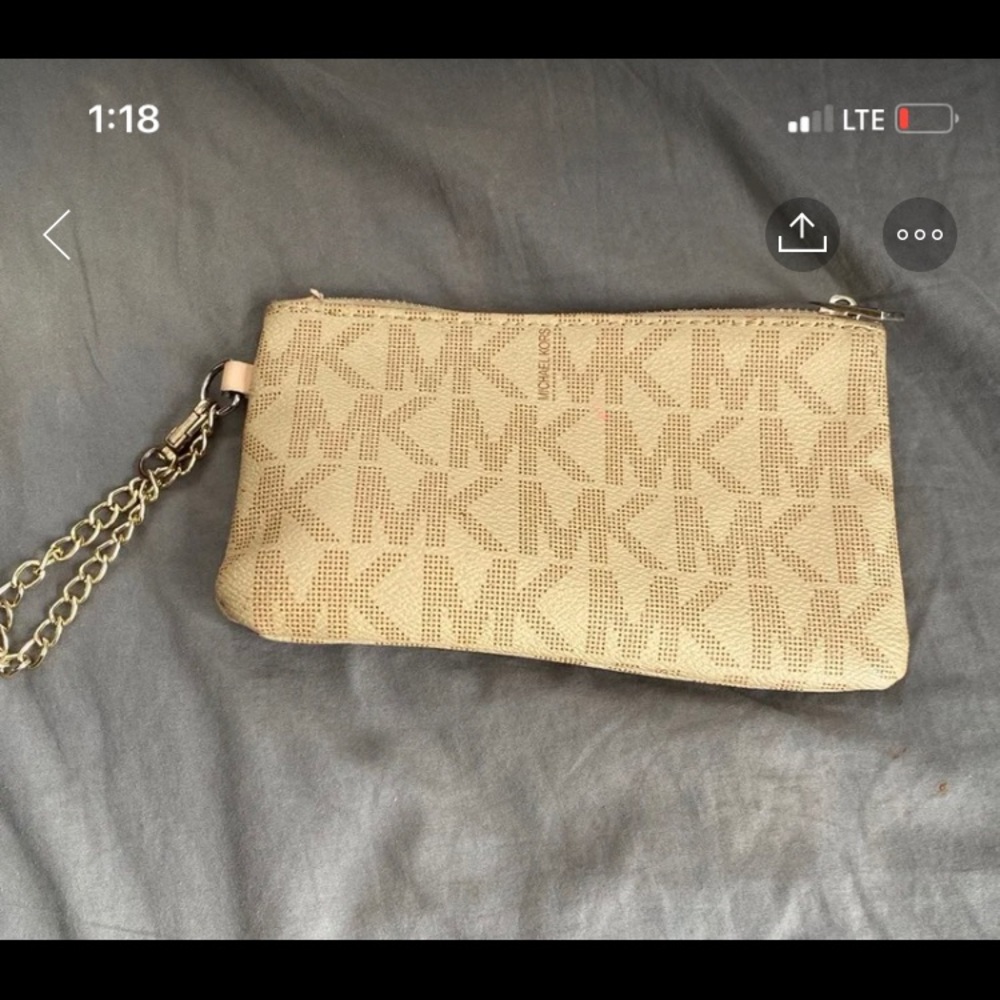 Michael kors wristlet
